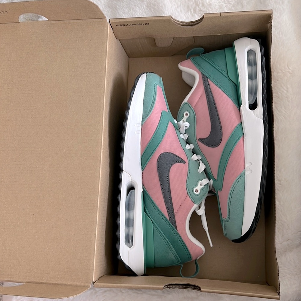Nike Air Max Dawn